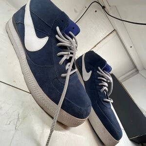 Nike 6.0 Mavrk Mid Size 10